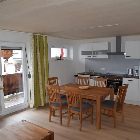 Gaestehaus Wolf Aparthotel Elbigenalp
