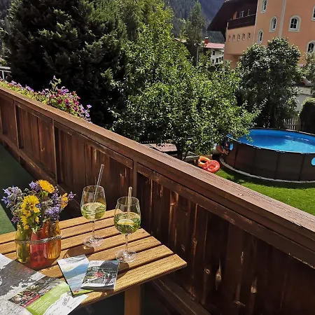 Aparthotel Gaestehaus Wolf Elbigenalp