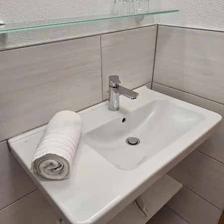 Gaestehaus Wolf 엘비게날프